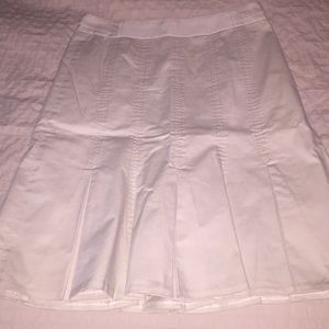 Like new pleated skirt